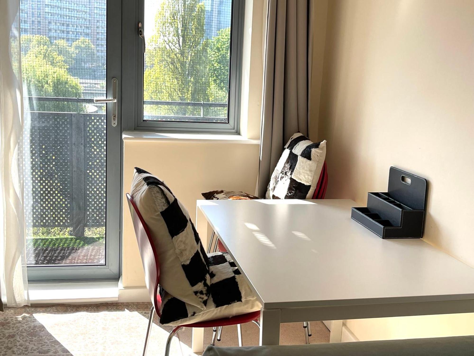 Luxury 2 Bedroom Apartment- View - Free Parking - Wembley Stadium 5km *